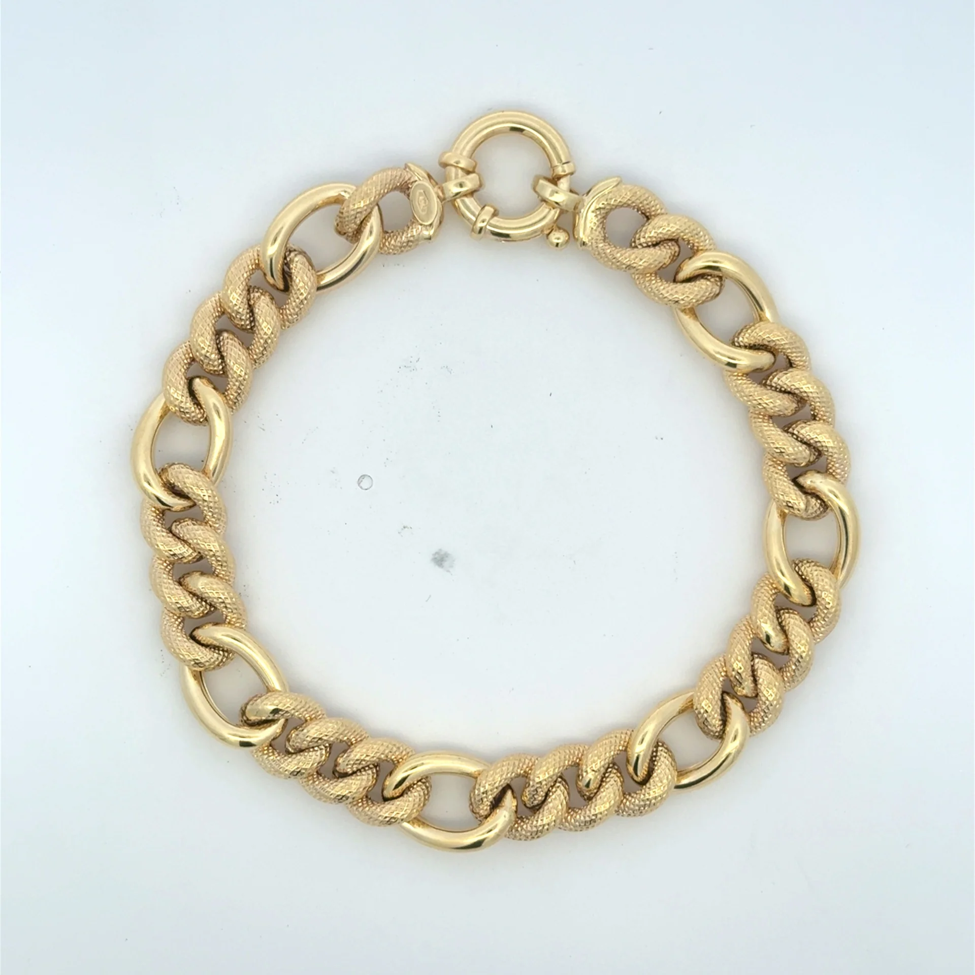 Bracelet Fancy Textured Hollow Figaro 9.5mm 8" 10K - Image 3