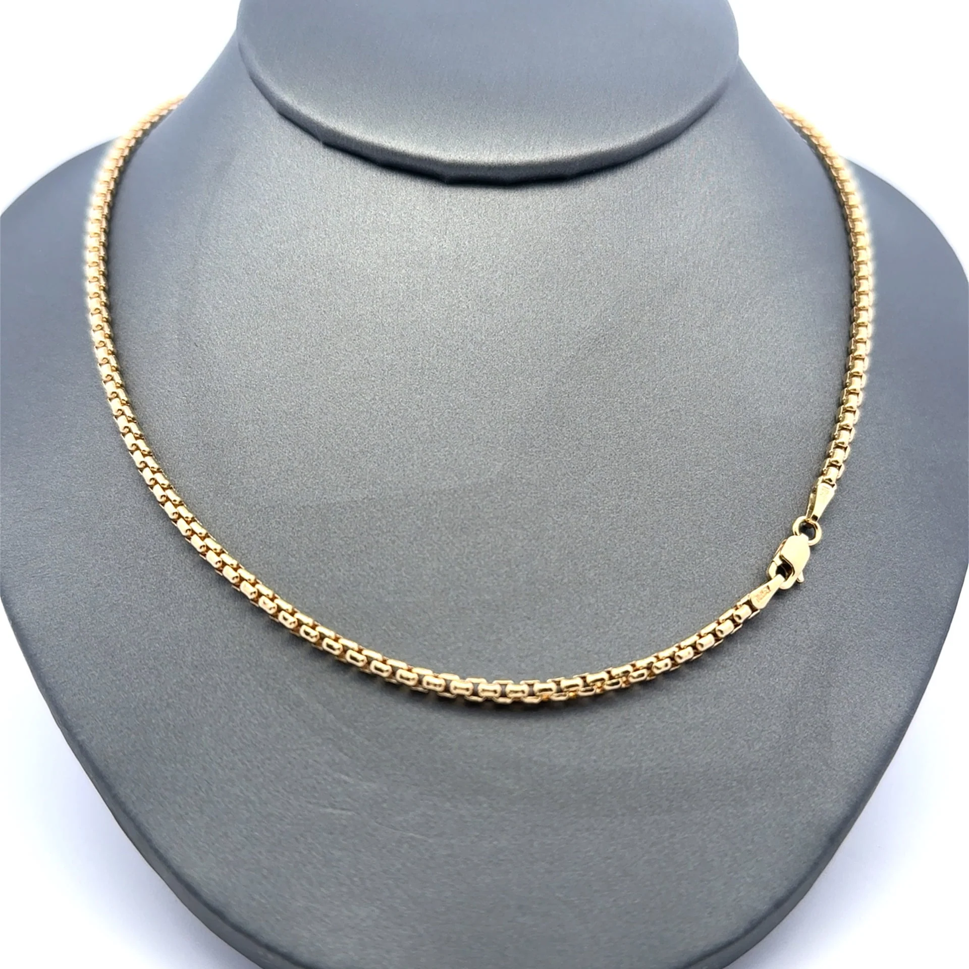 Chain Rounded Box Link 2.5mm 22" 10K - Image 2