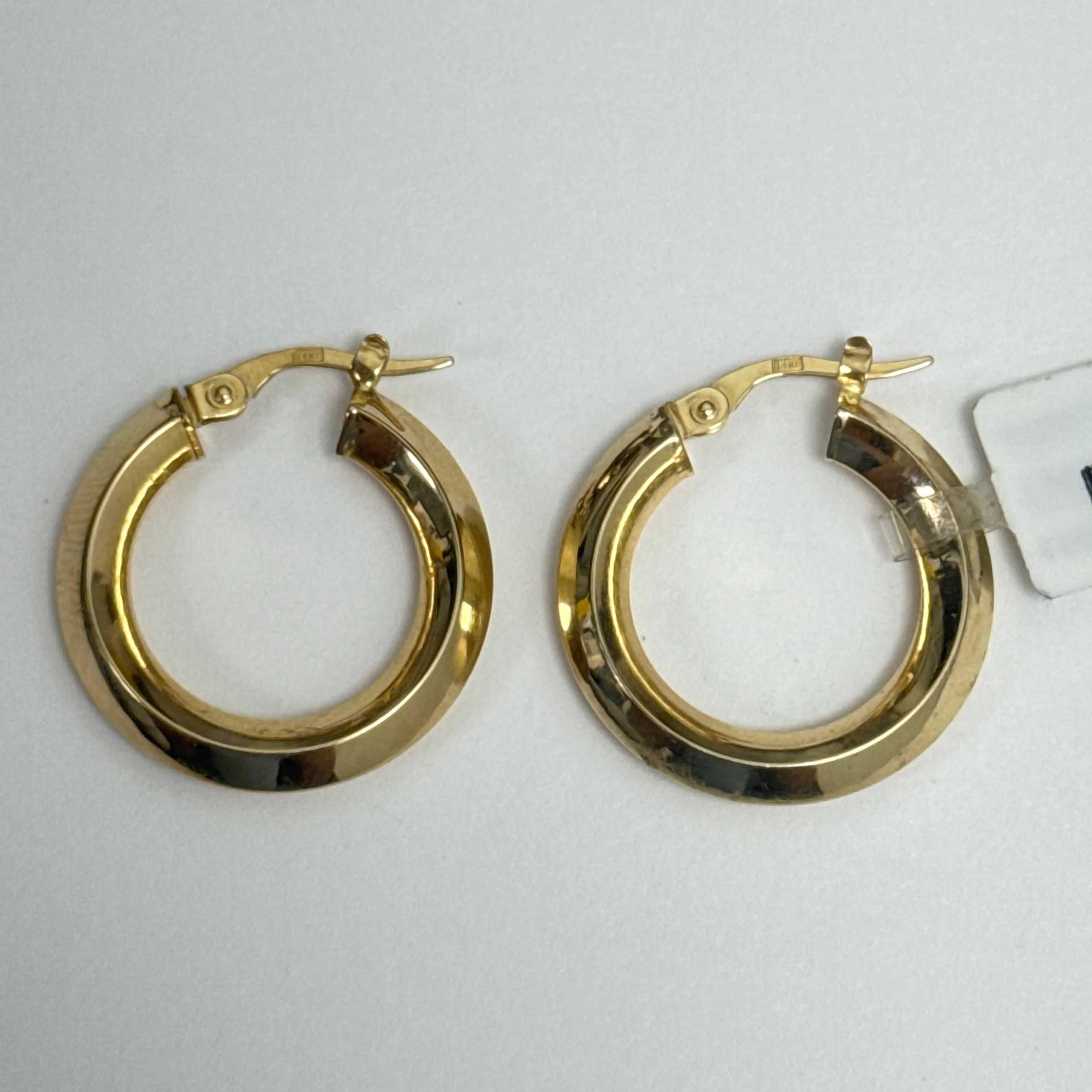 14k Classic Yellow Gold Hoop Earrings