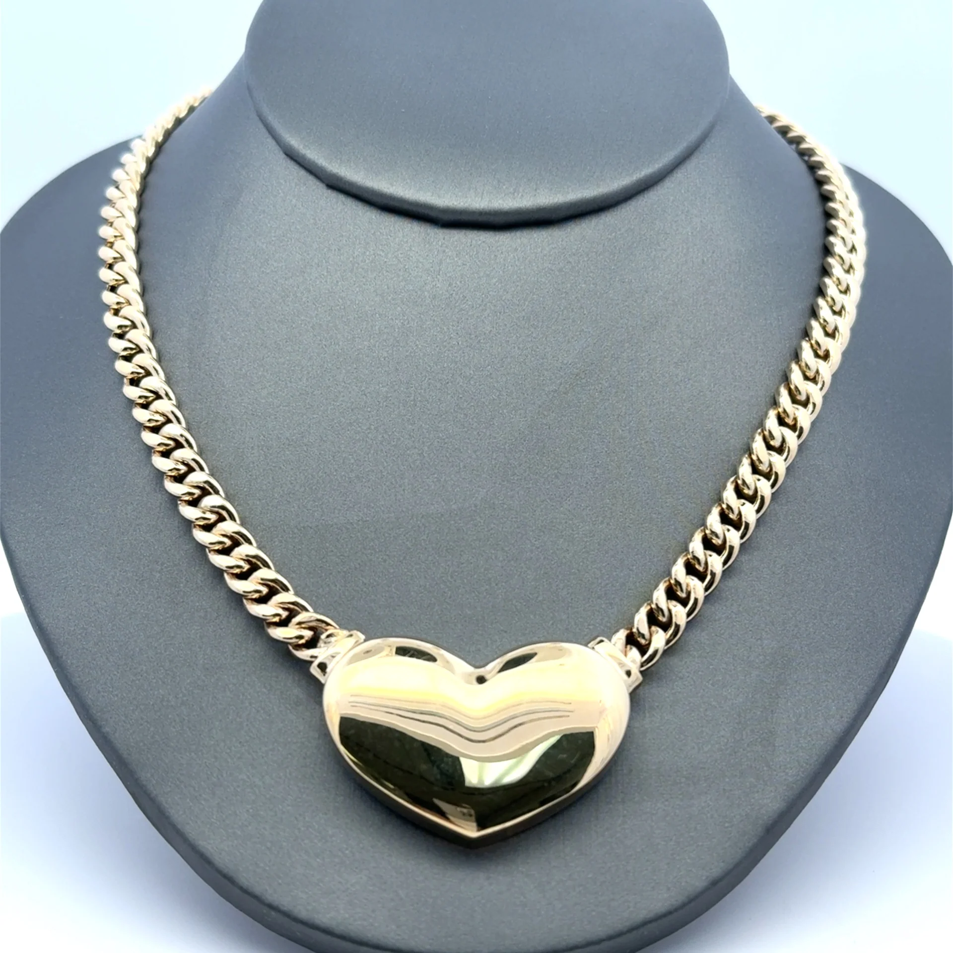 Necklaces Hollow Cuban with Heart 25mm 18" 10K