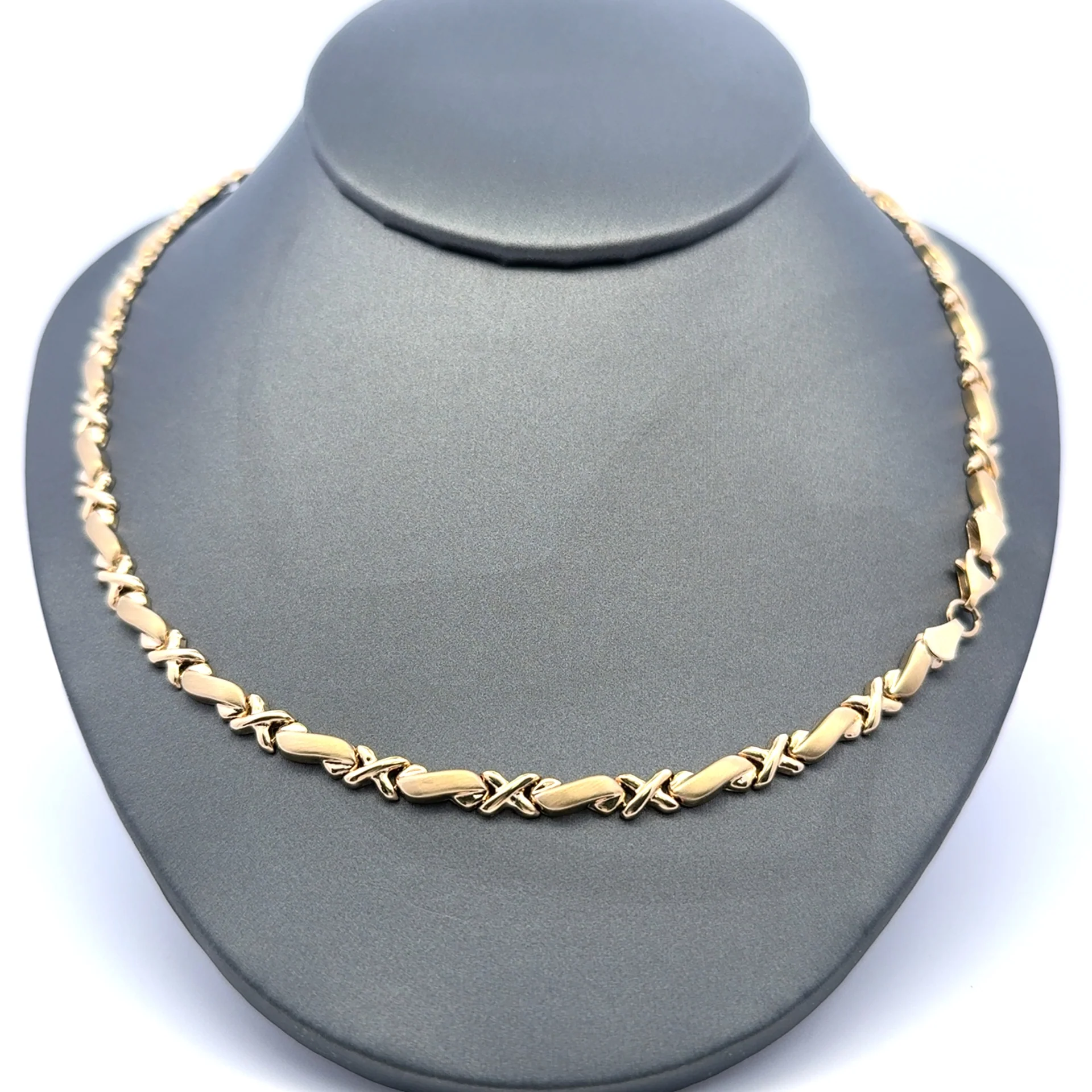Necklaces Textured X&Similar with Lobster Lock 5mm 18" 10K