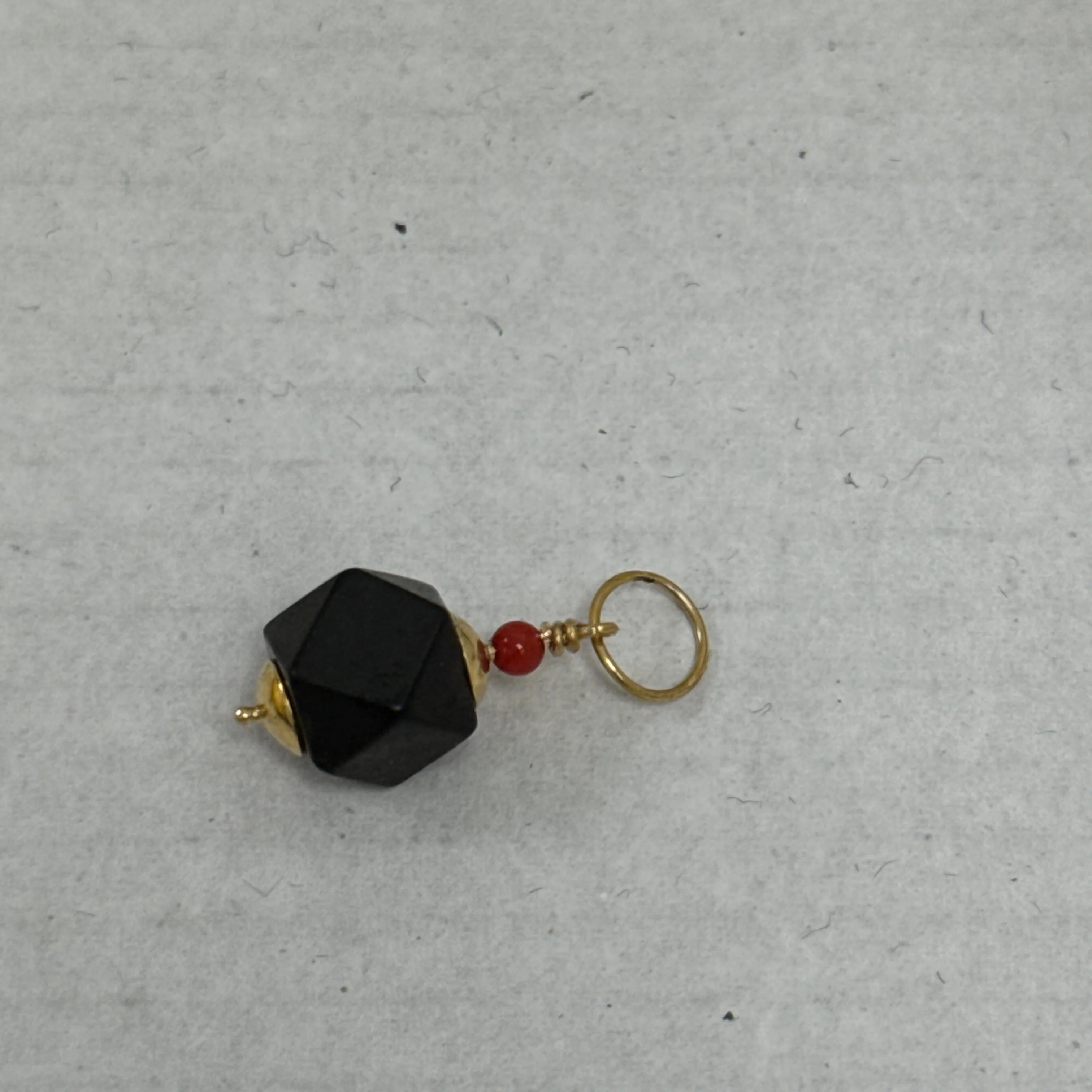 Azabache pendant 14k - Image 3