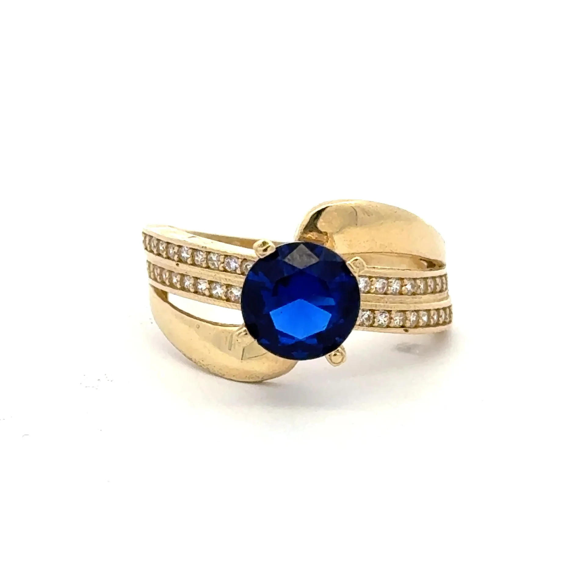 Ring Crossover Pavé Band with Royal Blue Stone 7 2mm 10K - Image 4