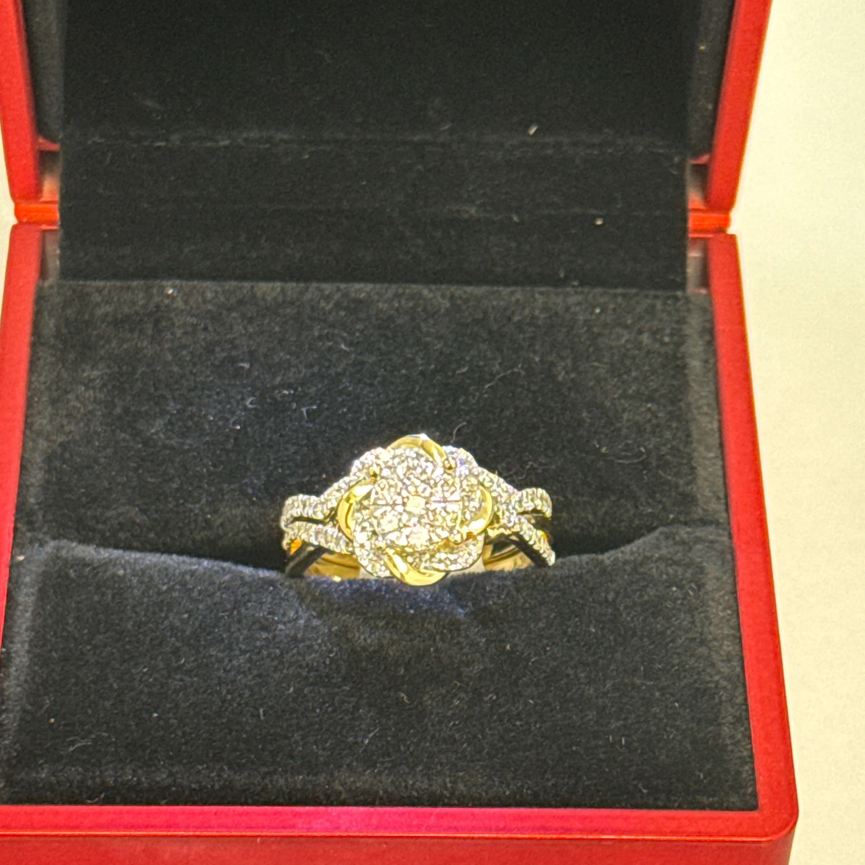 Rose Ring with Round Brilliant Cut Diamonds 10k